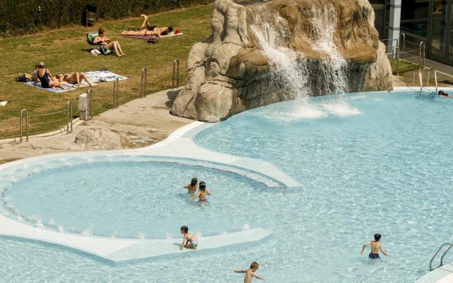 Imagen de archivo de las piscinas de Azpeitia Imagen de archivo de las piscinas de Azpeitia