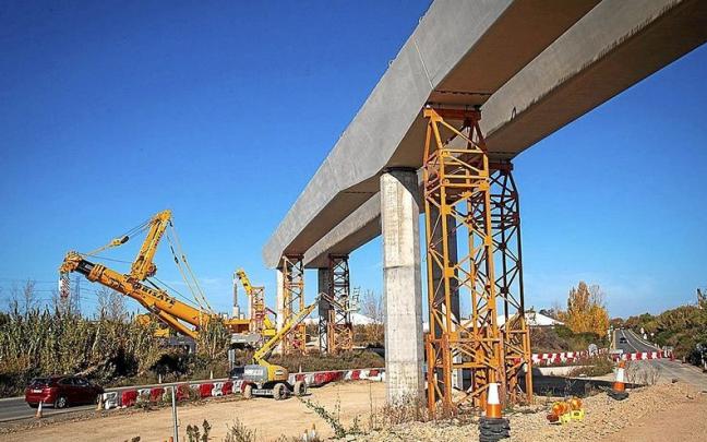 Obras del corredor navarro del Tren de Alta Velocidad (TAV), a su paso por Marcilla.