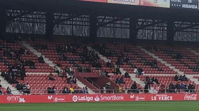 828 aficionados, la mayoría del Athletic, han presenciado el partido del Athletic ante el Valladolid en Anduva 828 aficionados, la mayoría del Athletic, han presenciado el partido del Athletic ante el Valladolid en Anduva