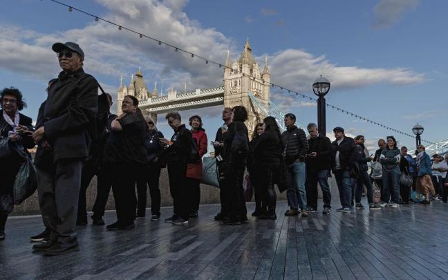 Fila para entrar en la capilla ardiente de la reina Isabel II en Westminster Fila para entrar en la capilla ardiente de la reina Isabel II en Westminster