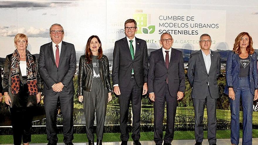 El Palacio de Congresos Europa alberga la cumbre conmemorativa del décimo aniversario de la European Green Capital con ponencias para analizar los futuros retos.