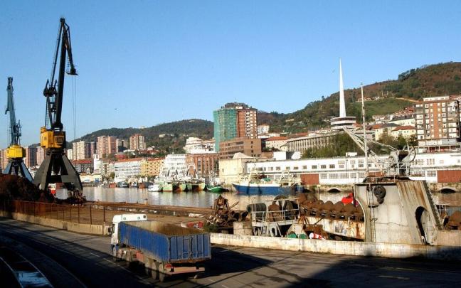 Zona de actividad del Puerto de Pasaia. Zona de actividad del Puerto de Pasaia.