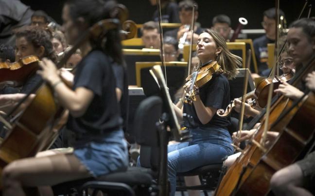 La EGO estar&aacute; acompa&ntilde;ada de los m&uacute;sicos de Canarias.