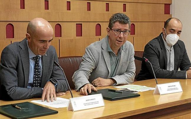 Gasteizko Udaletxean atzoko aurkezpenean egindako irudia.