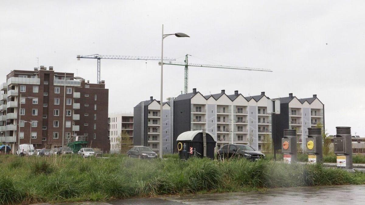 Construcción de viviendas al sur de Vitoria, en el barrio Goikolarra