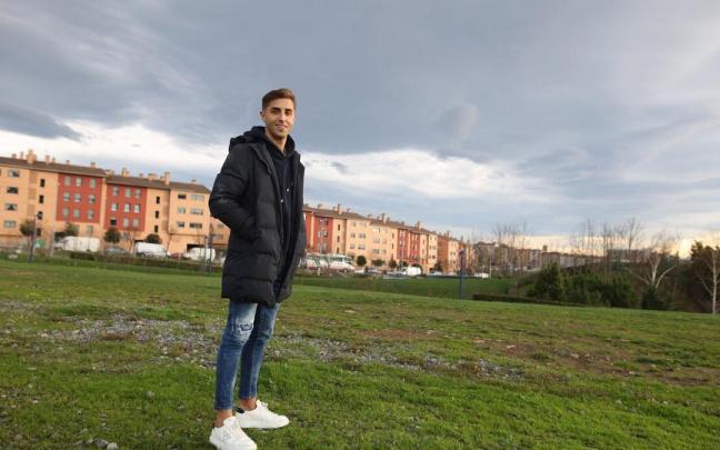 ntonio Salado observa desde el límite entre Portugalete y Sestao Las Camporras, donde jugaba desde chaval con Unai Nuñez ntonio Salado observa desde el límite entre Portugalete y Sestao Las Camporras, donde jugaba desde chaval con Unai Nuñez