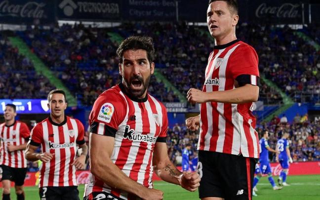 Ra&uacute;l Garc&iacute;a celebra el &uacute;ltimo de sus goles, contra el Getafe.