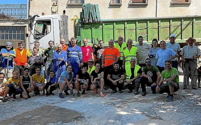 Imagen del &uacute;ltimo auzolan en Monta&ntilde;a Alavesa.