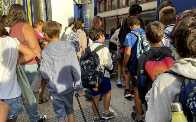 Varios niños entran este miércoles al colegio La Salle de Eibar en el arranque del curso 2022-23 Varios niños entran este miércoles al colegio La Salle de Eibar en el arranque del curso 2022-23