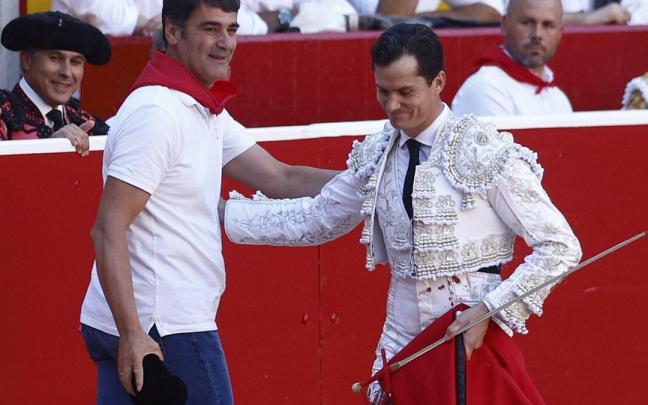 Daniel Luque le ofreció un bridis a Jesulín de Ubrique Daniel Luque le ofreció un bridis a Jesulín de Ubrique