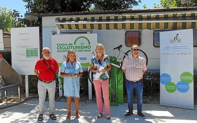 Iñaki Bergara, Ana Beráin, Maitena Ezkutari y Eugenio Tardienta. | . Iñaki Bergara, Ana Beráin, Maitena Ezkutari y Eugenio Tardienta. | .