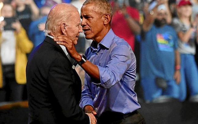Joe Biden y Barack Obama, durante un mitin electoral el pasado sábado por la noche.