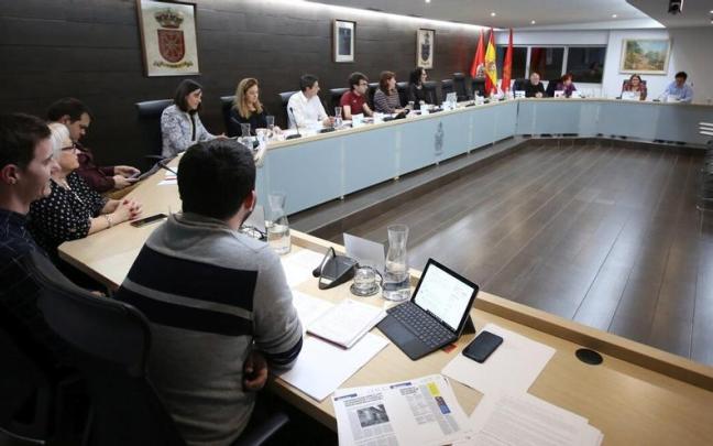 Imagen de un pleno de Burlada, que cuenta actualmente con 17 ediles. Imagen de un pleno de Burlada, que cuenta actualmente con 17 ediles.