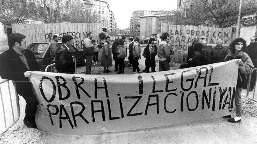 Movilización, a comienzos de 1990, contra el parking de Blanca de Navarra.