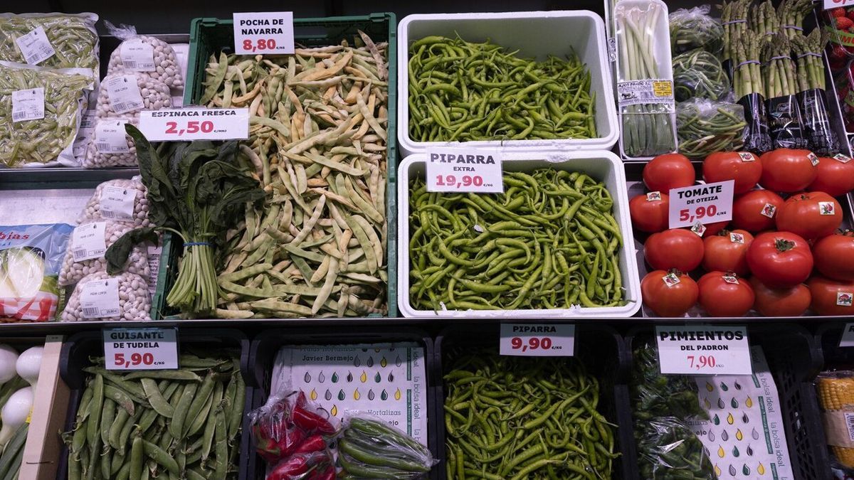 Verdura fresca en un mercado navarro durante esta semana