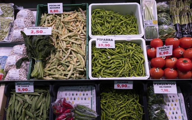 Verdura fresca en un mercado navarro durante esta semana