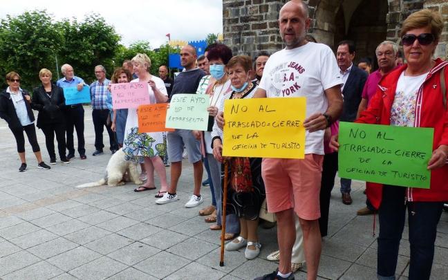Ayer martes se convoc&oacute; una concentraci&oacute;n en la plaza de Mercadillo.