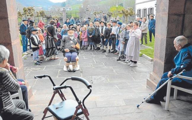 Olentzero ttikirekin kalejiran