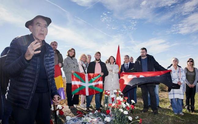 En imágenes: acto por la memoria de los fusilados del 36 en Labastida En imágenes: acto por la memoria de los fusilados del 36 en Labastida
