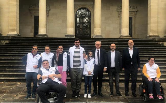 Foto de presetación de la campaña 'Mucho más de lo que ves'