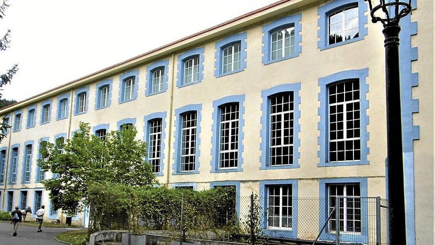 Fachada de la fábrica-museo La Encartada.