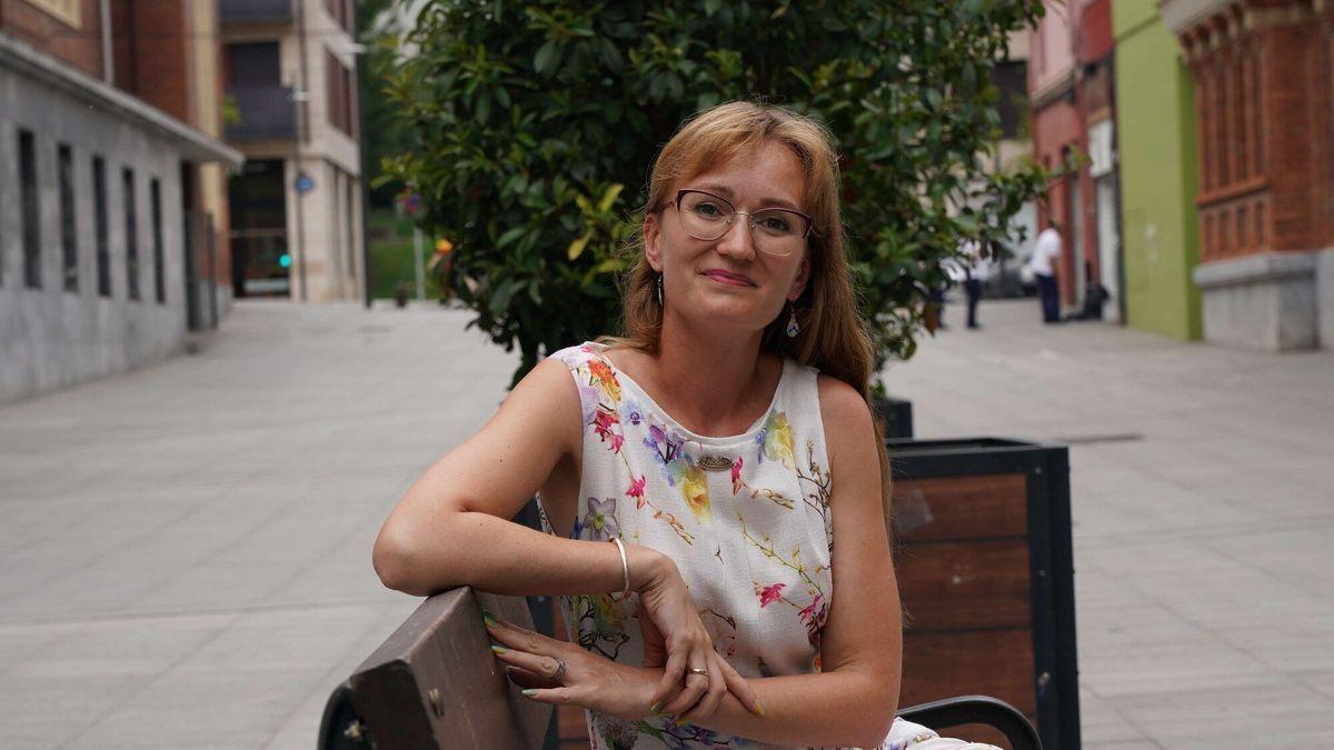 Alona Kyzyma, coordinadora de empleo y oportunidades de UkraniaSOS, posa en Bilbao.