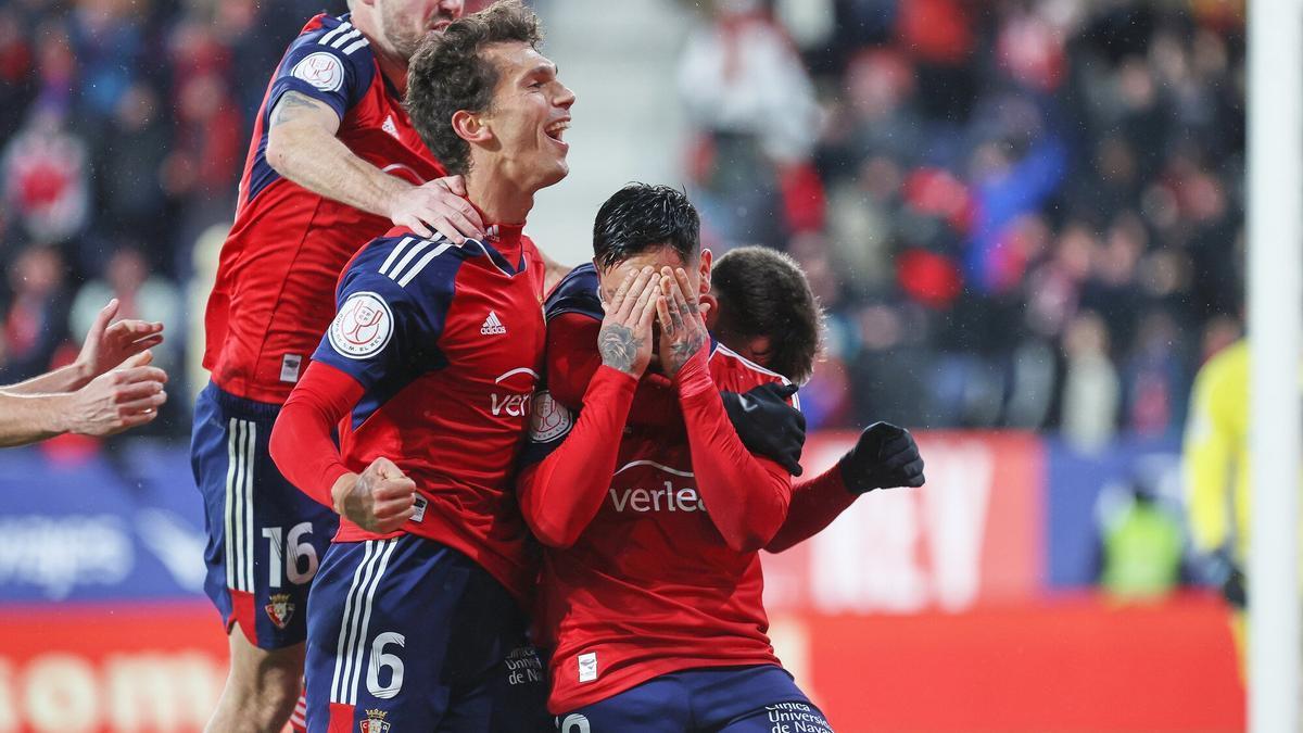 Osasuna celebra el gol del Chimy