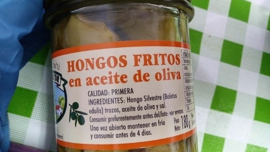 Hongos fritos en aceite de oliva (Boletus edulis) de la marca 'El Agricultor'.