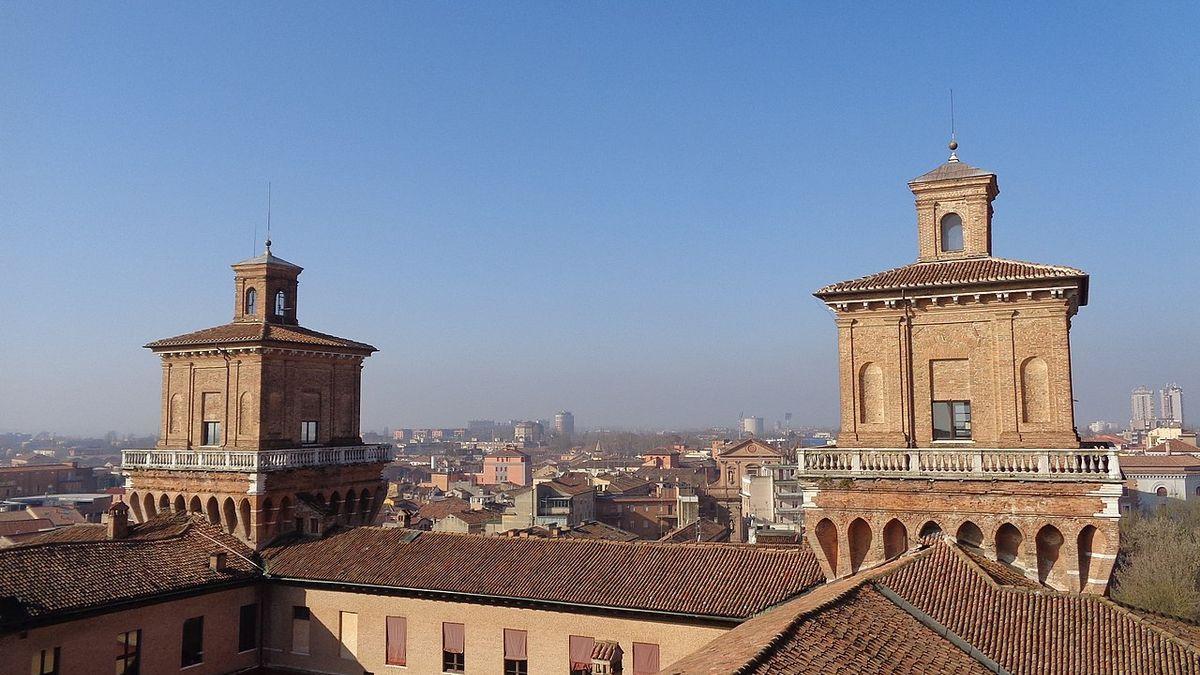 Ciudad italiana de Ferrara, donde hay varios estudiantes sin piso