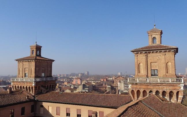 Ciudad italiana de Ferrara, donde hay varios estudiantes sin piso Ciudad italiana de Ferrara, donde hay varios estudiantes sin piso