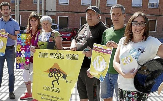 La presentación fue en la plaza Zumalakarregi.