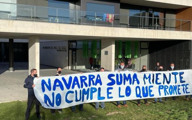 Agentes de la Polic&iacute;a Local del Valle de Eg&uuml;&eacute;s, durante una concentraci&oacute;n en febrero de este a&ntilde;o para denunciar "el incumplimiento del equipo de Gobierno de las condiciones laborales pactadas".