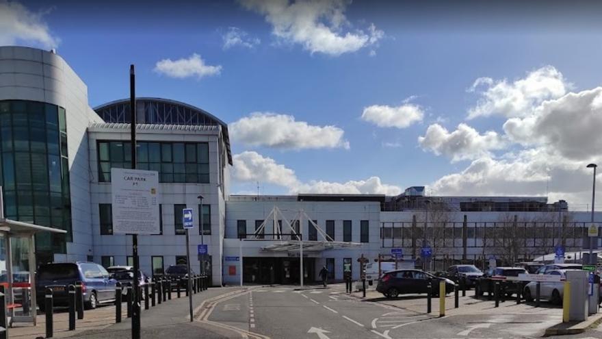 La mala praxis ha tenido lugar en dos hospitales de las localidades de Margate y Ashford. En la imagen, la entrada principal de Ashford Hospital.