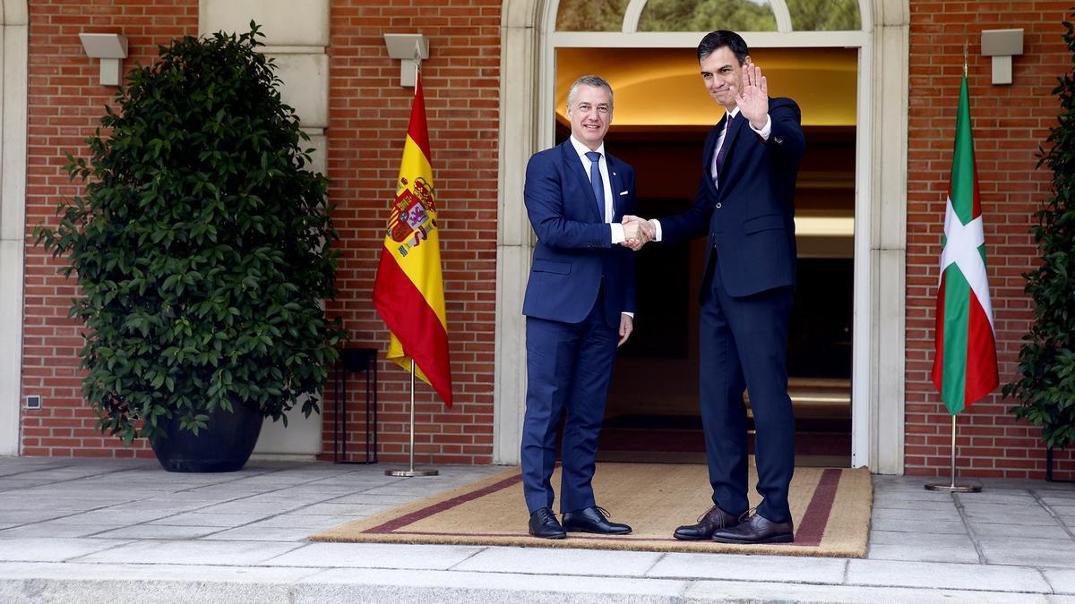 El lehendakari, Iñigo Urkullu, con el presidente Sánchez, en una anterior reunión