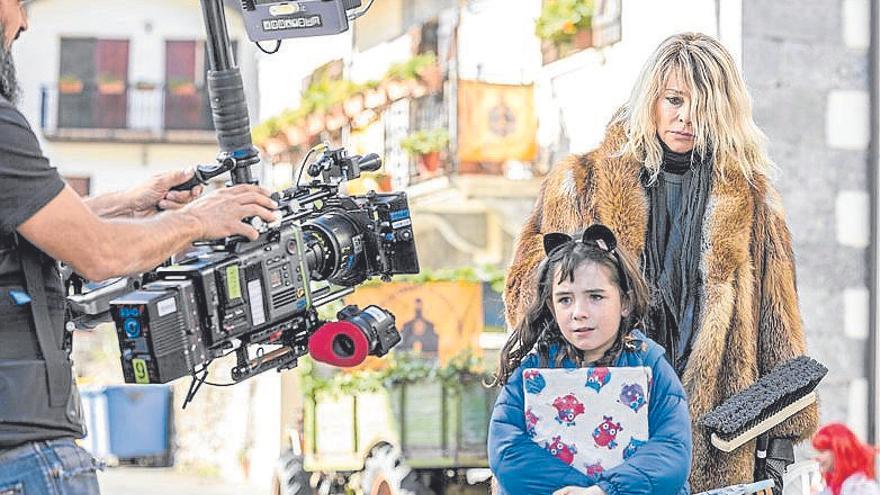 Belén Rueda y Maia Zaitegi, en el rodaje en Leitza.