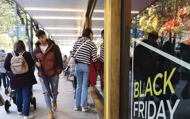Actividad comercial en la Gran V&iacute;a bilbaina durante la &uacute;ltima campa&ntilde;a del &lsquo;Black Friday&rsquo;.