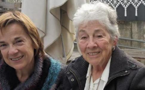 "Mari Pepa y yo os damos las gracias por vuestro apoyo y todos los buenos momentos vividos. Betira arte. Auzo Maitea. Ana".