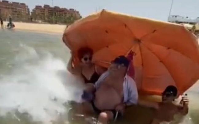 Los abuelos y el nieto, antes del 'desastre'.