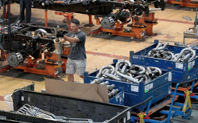 La crisis de suministros está dañando a toda la industria. La crisis de suministros está dañando a toda la industria.