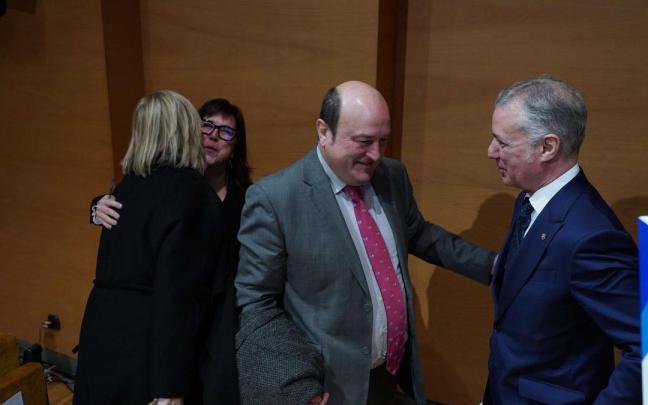 Urkullu, junto a Andoni Ortuzar en el Encuentro DEIA ‘Euskadi 2023, retos y prioridades’. Urkullu, junto a Andoni Ortuzar en el Encuentro DEIA ‘Euskadi 2023, retos y prioridades’.