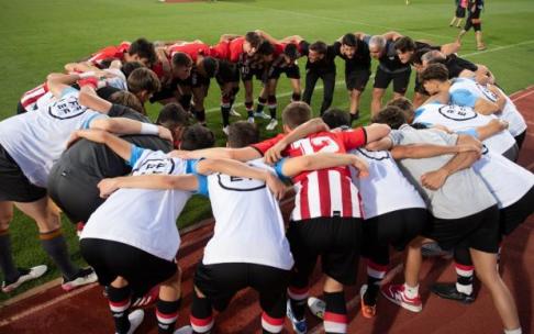 El técnico Jon Solaun lidera desde el banquillo un grupo sin grandes individualidades.