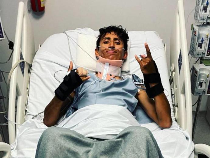 Egan Bernal se recupera del accidente que sufrió mientras entrenaba.