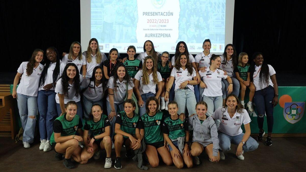 Presentación del equipo de balonmano femenino.