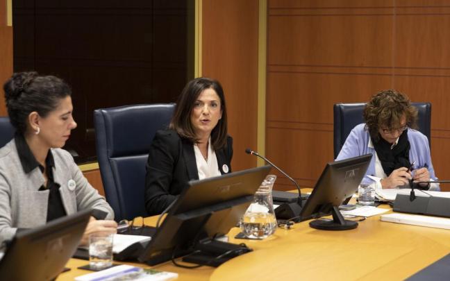 Beatriz Artolazabal ha dado a conocer en comisión parlamentaria los detalles del Plan Estratégico de Justicia 2022-2028.