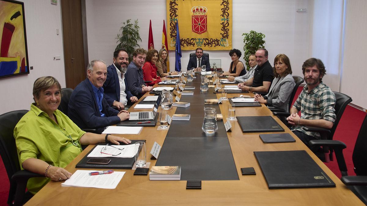 Mesa y Junta de Portavoces del Parlamento de Navarra.