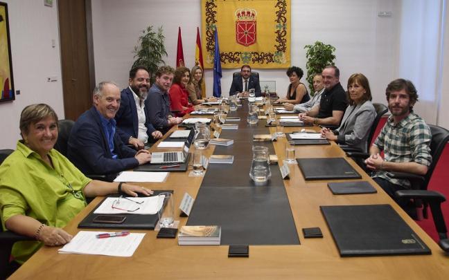 Mesa y Junta de Portavoces del Parlamento de Navarra.
