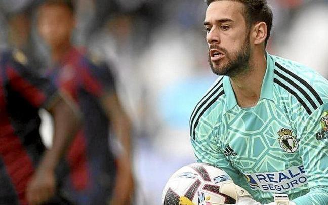 José Antonio Caro, portero imbatido del Burgos, durante el choque del conjunto blanquinegro frente al Levante. José Antonio Caro, portero imbatido del Burgos, durante el choque del conjunto blanquinegro frente al Levante.