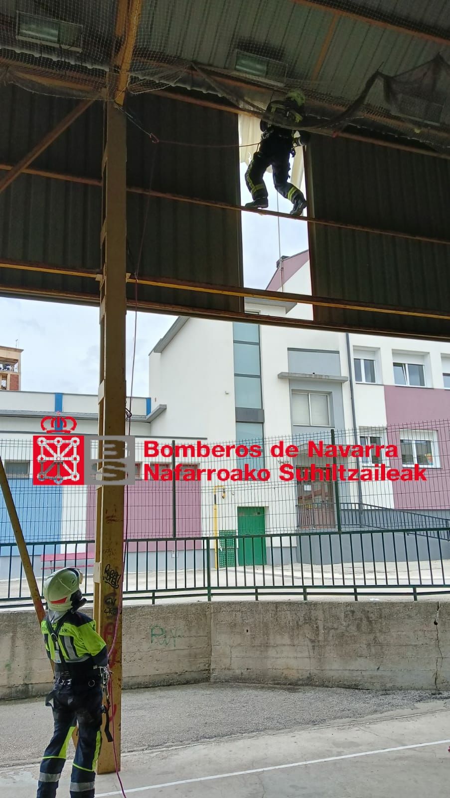 Más imágenes de la retirada de las láminas