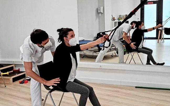 Diferentes actividades realizadas en la clínica de neurorrehabilitación Neuroekin. Buscan restituir, disminuir y compensar al máximo posible, los déficits funcionales de los usuarios.