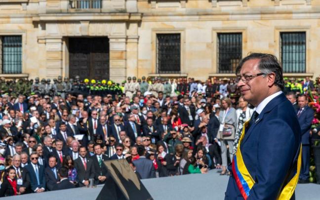 Gustavo Petro durante su investidura en la Plaza de Bolívar- Gustavo Petro durante su investidura en la Plaza de Bolívar-